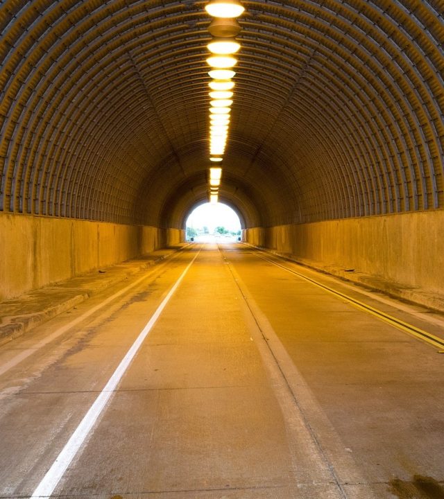 tunnel-1876487_1920-3.jpg